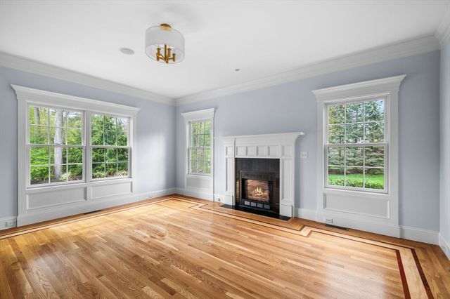 2 Barron Ct, Andover, MA 01810
