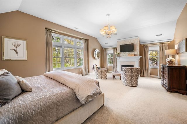 2 Barron Ct, Andover, MA 01810