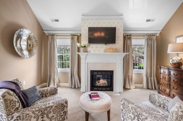 2 Barron Ct, Andover, MA 01810