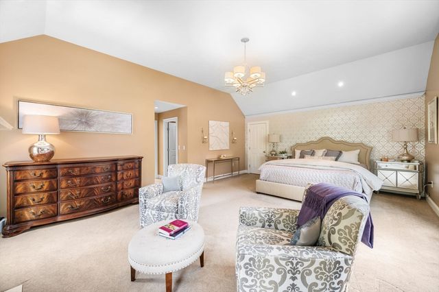 2 Barron Ct, Andover, MA 01810
