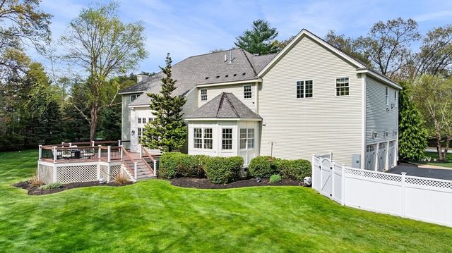 2 Barron Ct, Andover, MA 01810