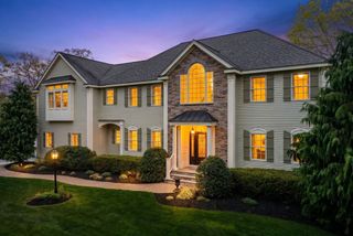 2 Barron Ct, Andover, MA 01810