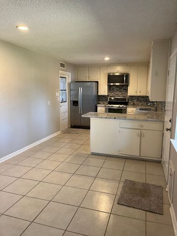 501 Merrill Drive, Bedford, TX 76022