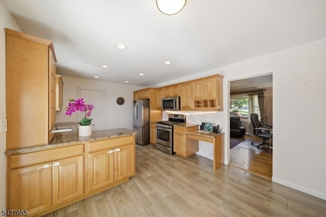 21 Robin Hood Rd, Parsippany-troy Hills Twp., NJ 07950