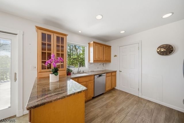 21 Robin Hood Rd, Parsippany-troy Hills Twp., NJ 07950