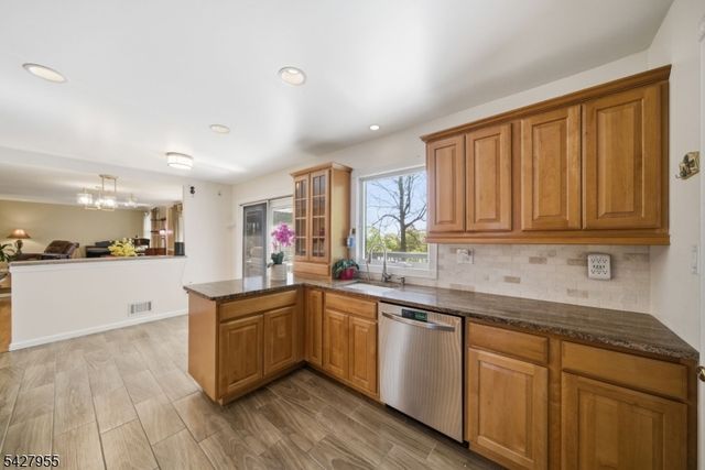 21 Robin Hood Rd, Parsippany-troy Hills Twp., NJ 07950