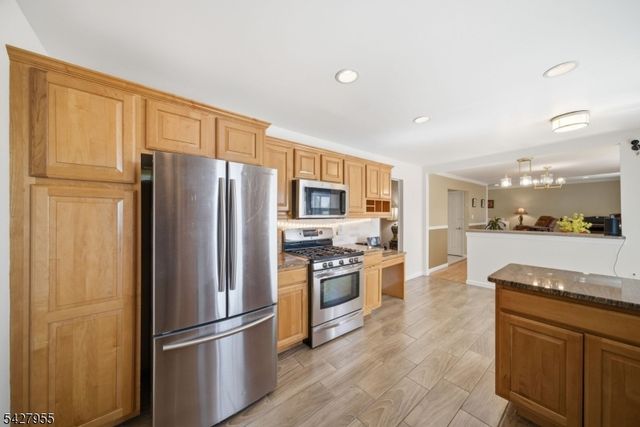 21 Robin Hood Rd, Parsippany-troy Hills Twp., NJ 07950