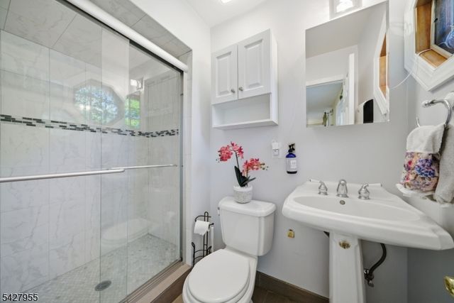21 Robin Hood Rd, Parsippany-troy Hills Twp., NJ 07950