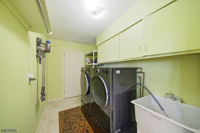 21 Robin Hood Rd, Parsippany-troy Hills Twp., NJ 07950