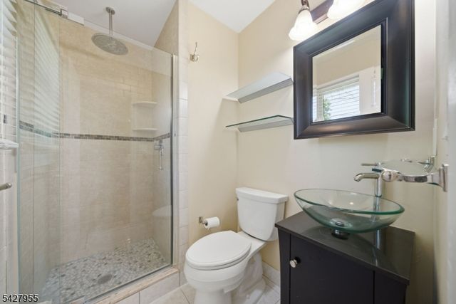 21 Robin Hood Rd, Parsippany-troy Hills Twp., NJ 07950