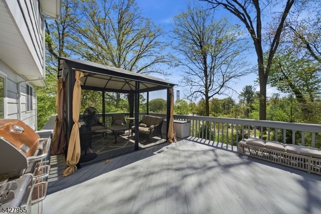 21 Robin Hood Rd, Parsippany-troy Hills Twp., NJ 07950