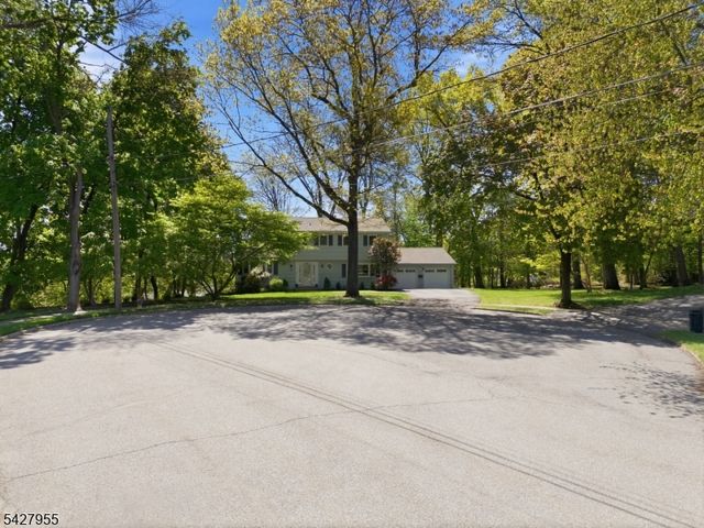 21 Robin Hood Rd, Parsippany-troy Hills Twp., NJ 07950