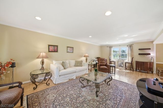 21 Robin Hood Rd, Parsippany-troy Hills Twp., NJ 07950
