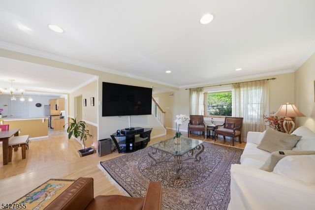21 Robin Hood Rd, Parsippany-troy Hills Twp., NJ 07950