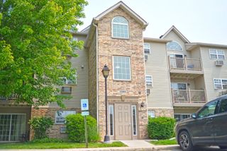 1584 W Crystal Rock Court 2B, Round Lake Beach, IL 60073