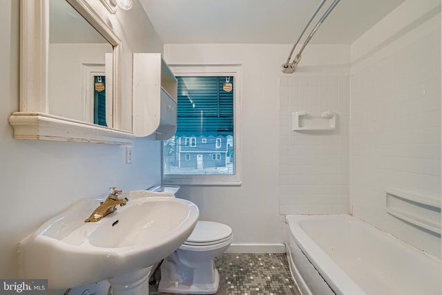 7911 BANK ST, Baltimore, MD 21224