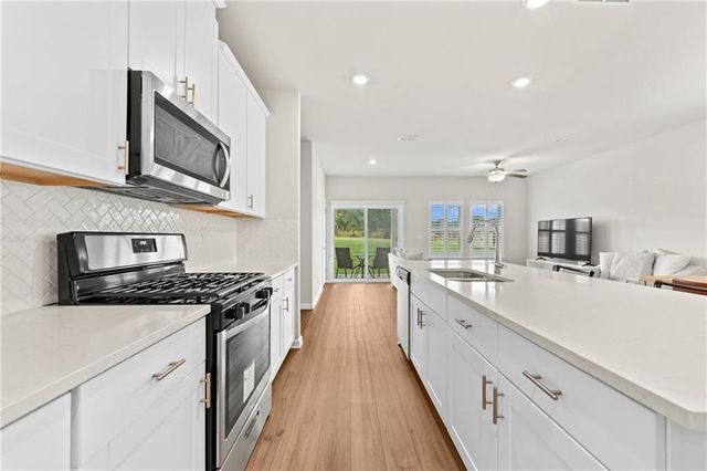 1752 Villageside Court, Lawrenceville, GA 30043