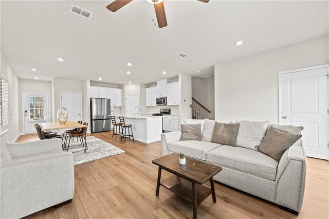 1752 Villageside Court, Lawrenceville, GA 30043