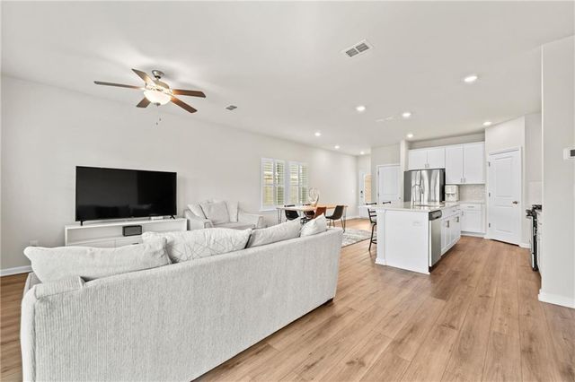 1752 Villageside Court, Lawrenceville, GA 30043