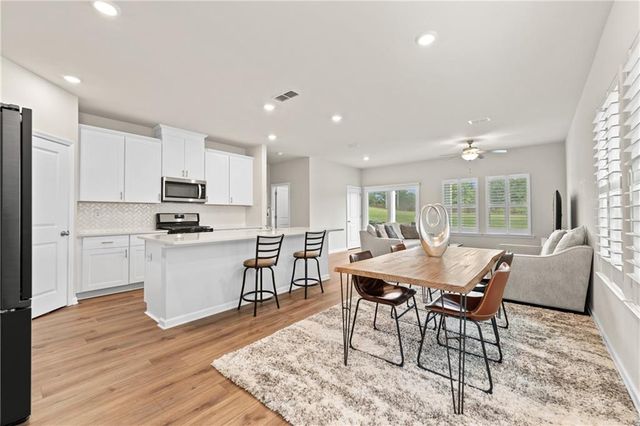 1752 Villageside Court, Lawrenceville, GA 30043