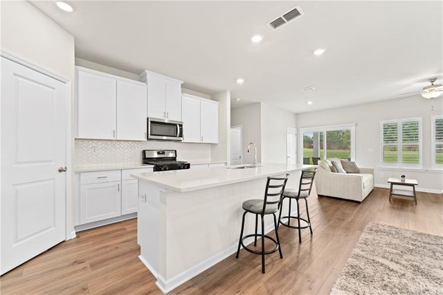 1752 Villageside Court, Lawrenceville, GA 30043