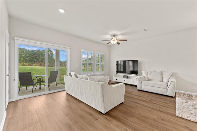 1752 Villageside Court, Lawrenceville, GA 30043