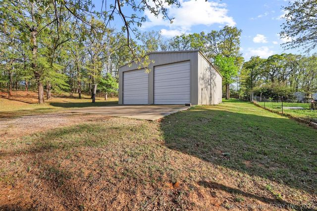 10631 Vacation Drive, Kingston, OK 73439