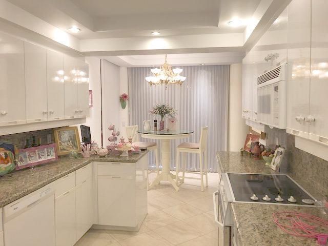 2000 Island Boulevard 1107, Aventura, FL 33160