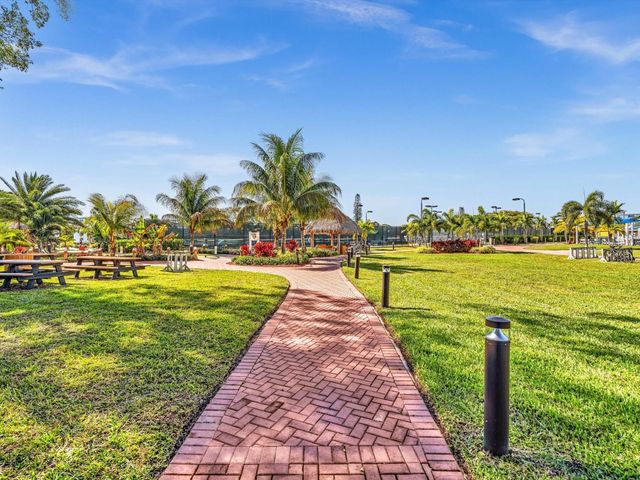 238 Ventnor Q 238, Deerfield Beach, FL 33442