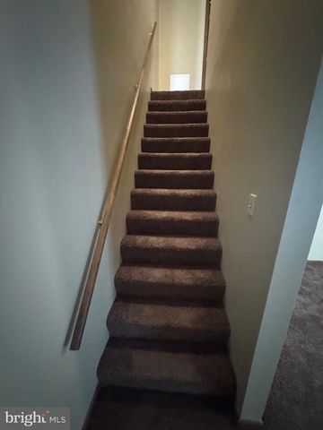 520 ALLSTON CR, Winchester, VA 22601