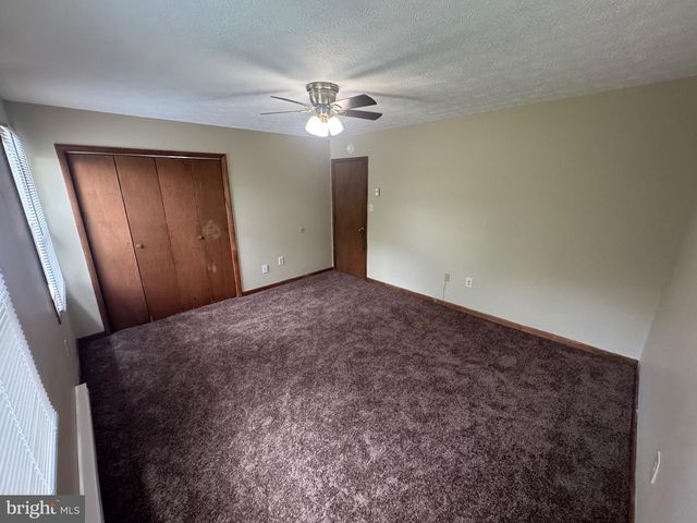 520 ALLSTON CR, Winchester, VA 22601