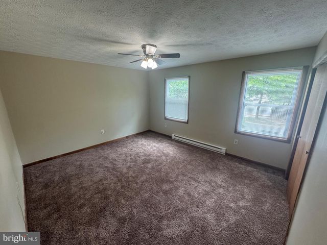 520 ALLSTON CR, Winchester, VA 22601
