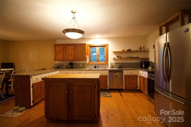 15 Gold Creek Crossing, Black Mountain, NC 28711