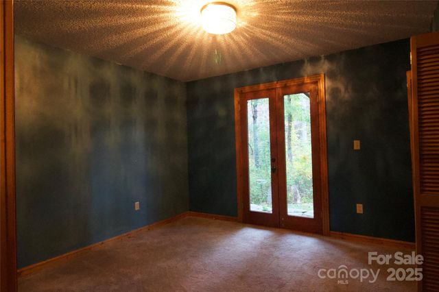 15 Gold Creek Crossing, Black Mountain, NC 28711