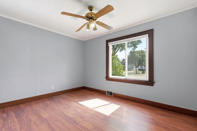 4625 N River Park BOULEVARD, Glendale, WI 53209