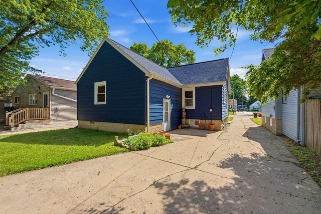 4625 N River Park BOULEVARD, Glendale, WI 53209