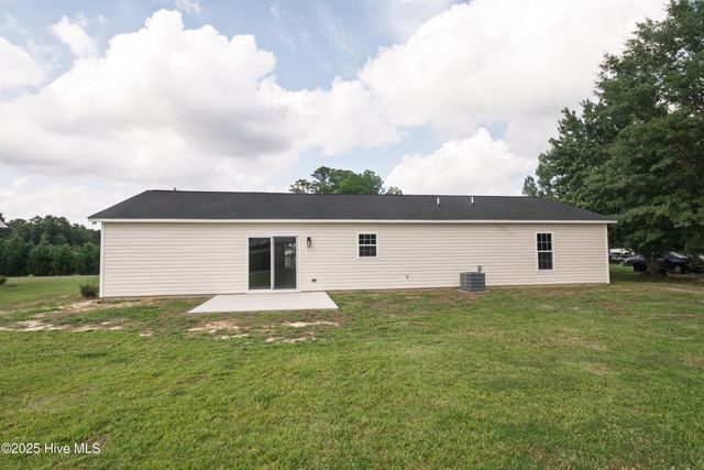 360 Oak Street, Roseboro, NC 28382