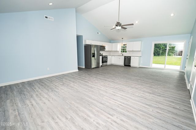 360 Oak Street, Roseboro, NC 28382