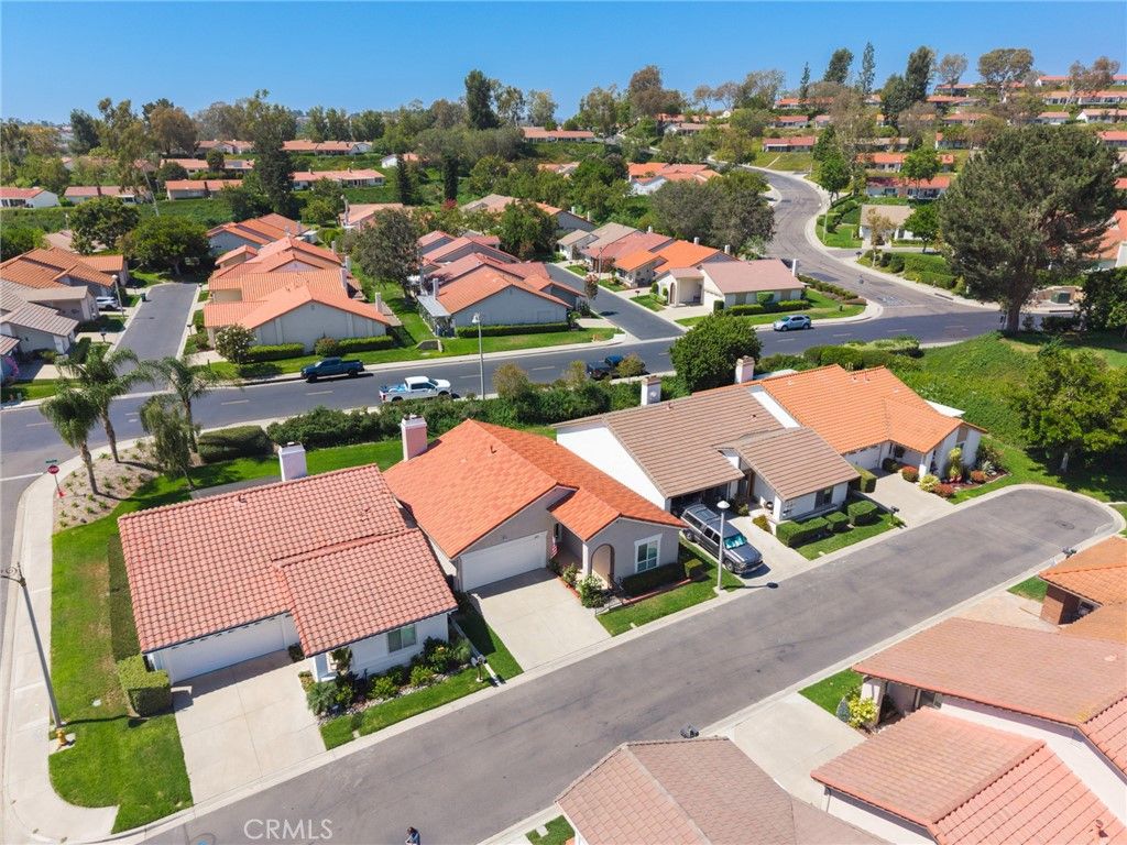 Image 4 of property listing at 24054 Calendula, Mission Viejo, CA 92692