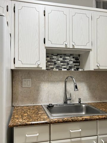 3550 NW 8th Avenue 404, Pompano Beach, FL 33064