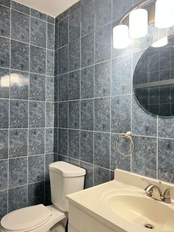 3550 NW 8th Avenue 404, Pompano Beach, FL 33064