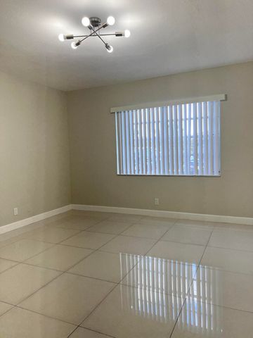 3550 NW 8th Avenue 404, Pompano Beach, FL 33064