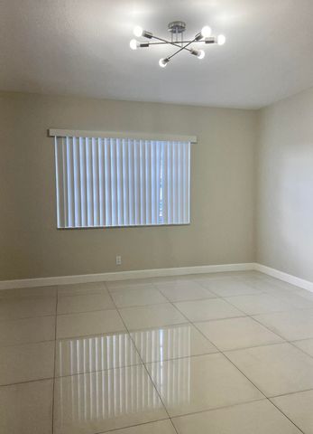 3550 NW 8th Avenue 404, Pompano Beach, FL 33064
