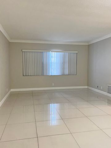 3550 NW 8th Avenue 404, Pompano Beach, FL 33064