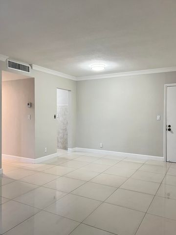 3550 NW 8th Avenue 404, Pompano Beach, FL 33064