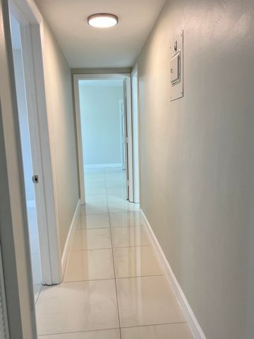 3550 NW 8th Avenue 404, Pompano Beach, FL 33064