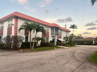 3550 NW 8th Avenue 404, Pompano Beach, FL 33064