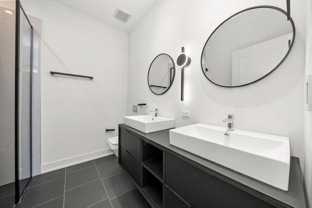 3210 N Keeler Avenue, Chicago, IL 60641