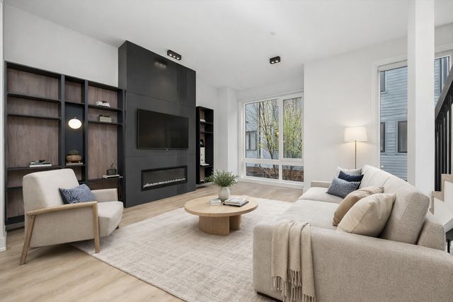 3210 N Keeler Avenue, Chicago, IL 60641