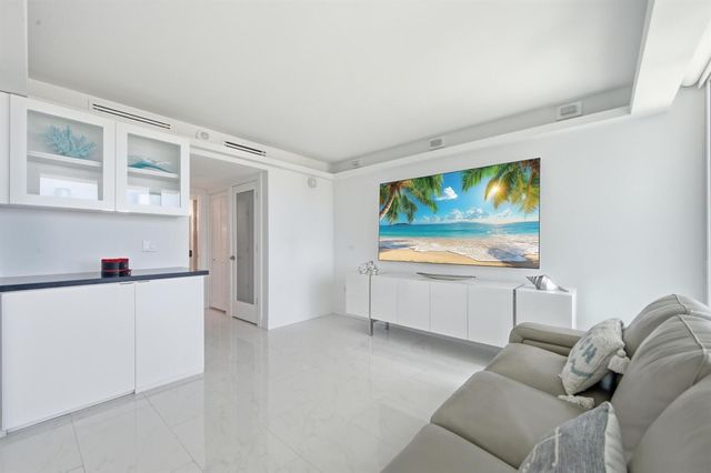333 NE 21st Avenue 1422, Deerfield Beach, FL 33441